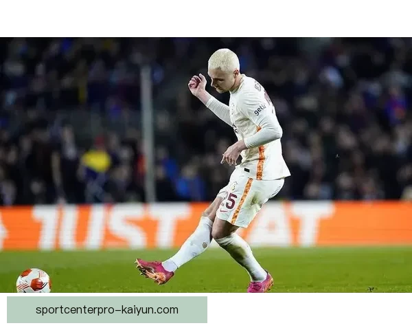 加拉塔萨雷主帅风格受瞩目，战术布局与球队表现持续提升